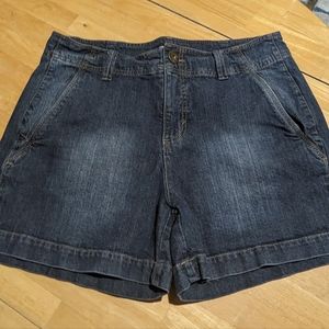 Women's Faded Glory shorts size 14